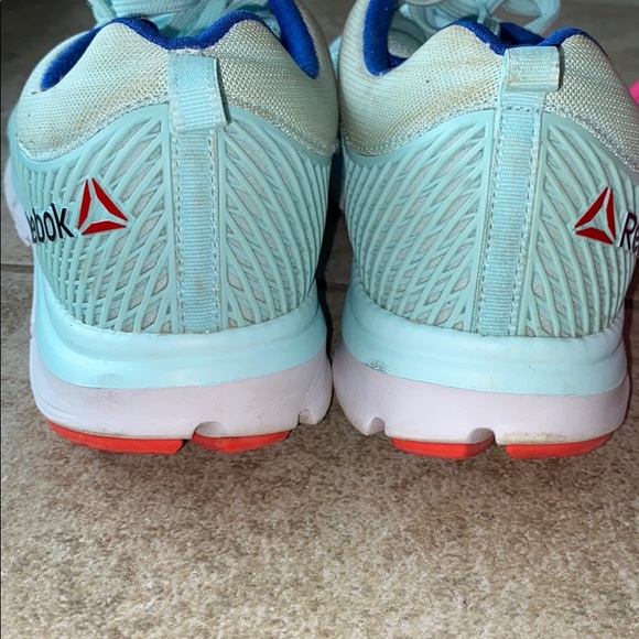 Tennis shoes - Picture 7 of 9